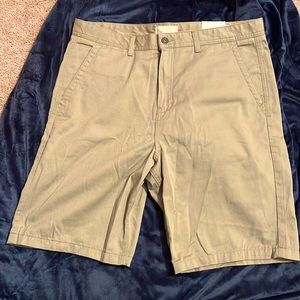 fw size 33 tan shorts. NEVER WORN
